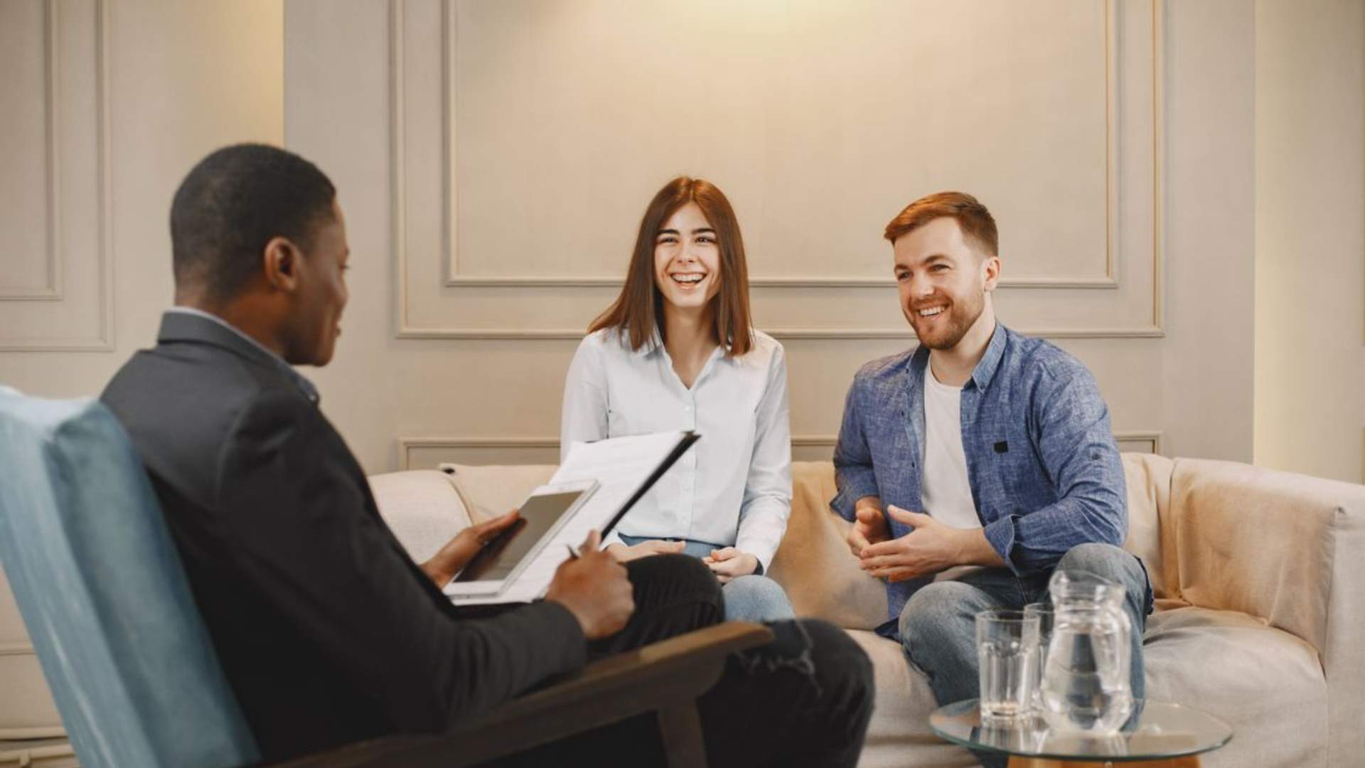 Couple talking with a professional about Ketamine Clinic In Eden Prairie, Minnesota